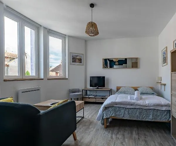 Le Jean Bapt- A Proximite Du Plan D'eau